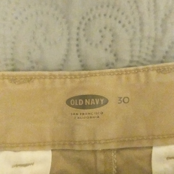 Old navy shorts - Picture 3 of 3